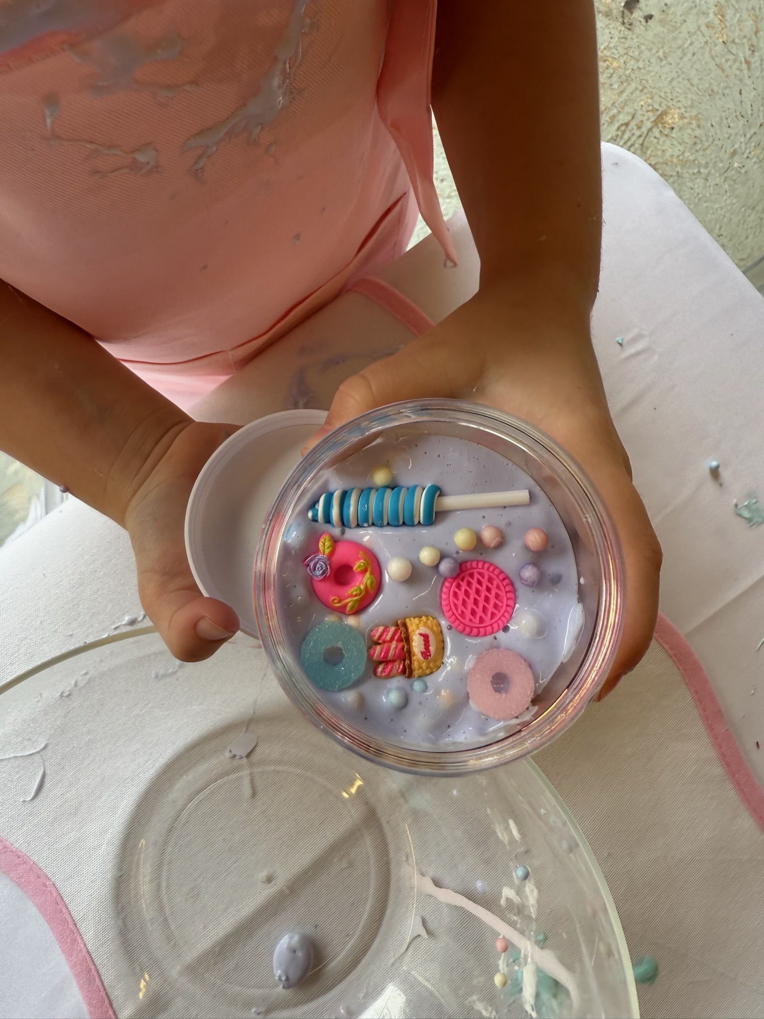 Table styling at a Wonder & Dash kids' workshop party